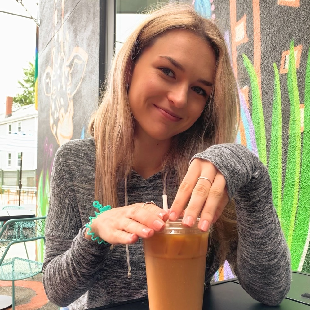 Meet your Posher, Kelly